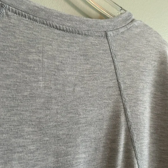 *SOLD* The North Face Top, Size Medium - Picture 7 of 7